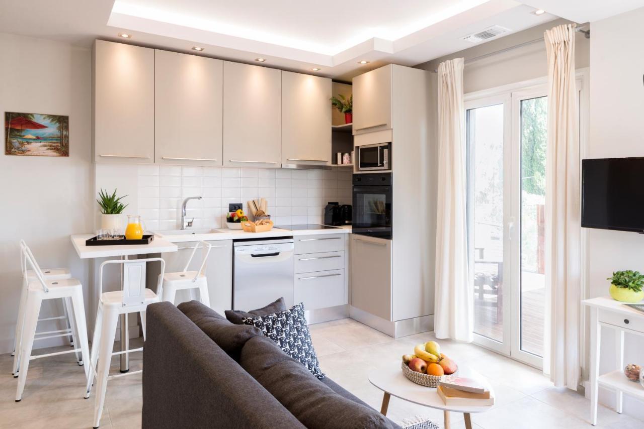 Dimi Brou'S Apartments By Corfuescapes Гувия Екстериор снимка